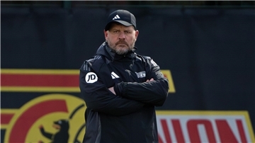 Er steht vor seinem Debüt als Trainer des 1. FC Union Berlin