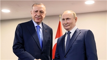 Erdogan hat Putin seine „volle Unterstützung der von der russischen Führung unternommenen Schritte“ erklärt, teilte der Kreml der staatlichen Nachrichtenagentur Tass zufolge mit.