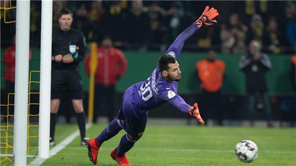 FC St. Pauli verpflichtet Oelschlägel als Ersatztorwart Eric Oelschlägel verstärkt das Torhüterteaam des FC St. Pauli.