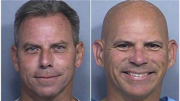 Nach Mord an Eltern: Menendez-Brüder könnten freikommen Erik Menendez (l) und sein Bruder Lyle Menendez wurden zu lebenslanger Haft verurteilt - kommt nun die Wende?