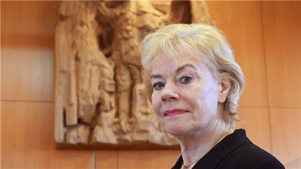 Erika Steinbach ist die Vorsitzende der AfD-nahen Desiderius-Erasmus-Stiftung.