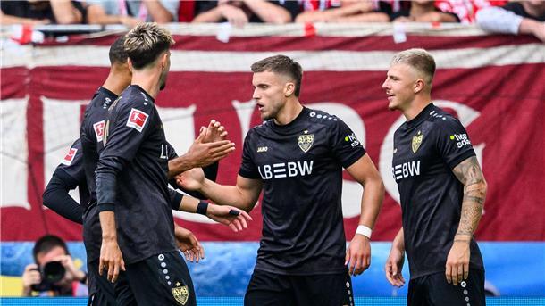 „Einfach zu wenig“ - VfB verlässt Freiburg mit Frust Ermedin Demirovic lässt sich als Torschütze zum 1:0 des VfB feiern.