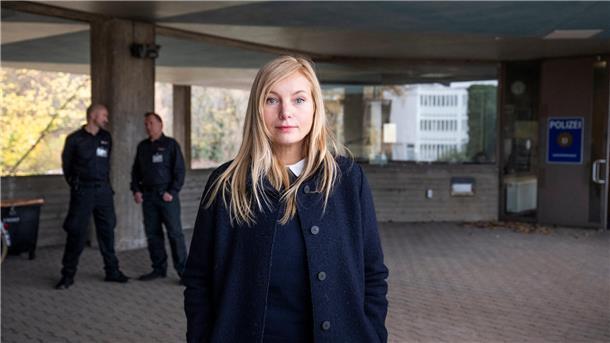 Erneut ermittelt Staatsanwältin Judith Schrader (Nadja Uhl) gegen die organisierte Kriminalität - diesmal bei Berliner Sicherheitsfirmen. Der Krimis „Die Jägerin - Riskante Sicherheit“ wird am Montag, 20. November, im ZDF ausgestrahlt.