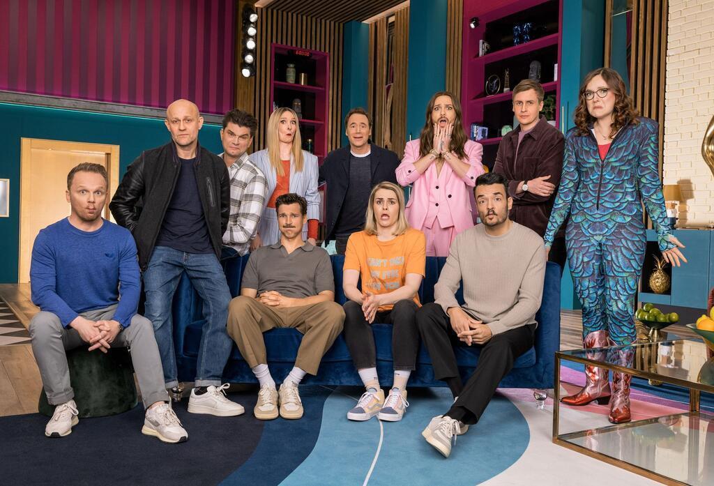 Ernste Mienen beim Cast der neuen „LOL“-Staffel.
