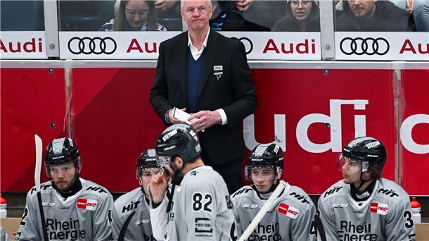 Ingolstadt deklassiert Kölner Haie im ersten DEL-Halbfinale Ernüchterung an der Kölner Bande um Trainer Kari Jalonen.