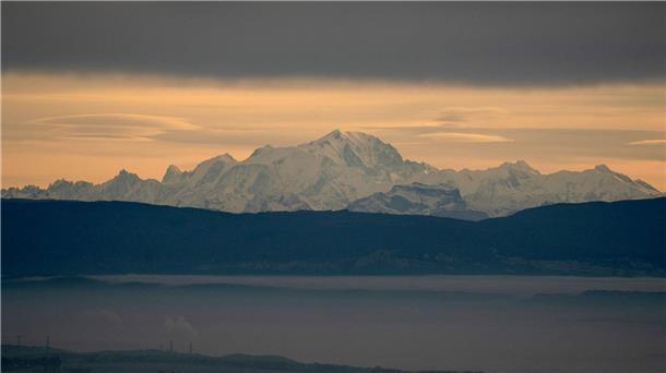 Erst kürzlich ging am Montblanc eine Lawine ab und verschüttete möglicherweise mehrere Skifahrer. Nun starben zwei Deutsche durch herabfallendes Gletschereis.
