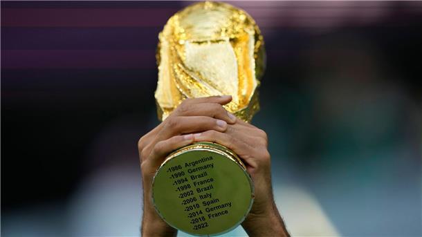 FIFA prüft Vorschlag: 64 Teams bei WM 2030? Erstaunliche Idee: Wird die WM 2030 auf 64 Teams aufgestockt?