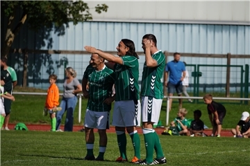Erste Absprachen
