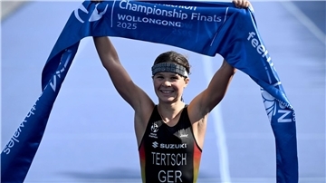 Erste deutsche Triathlon-Weltmeisterin über die olympische Distanz: Lisa Tertsch 