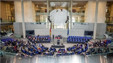 Erste Lesung zur Änderung des Gebäudeenergiegesetzes - Robert Habeck spricht im Bundestag.