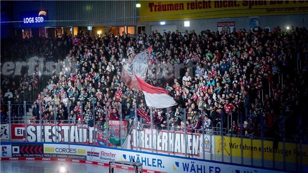 Erstmals seit dem Frühjahr 2020 war die Eisarena in Bremerhaven mit 4.647 Zuschauern ausverkauft.