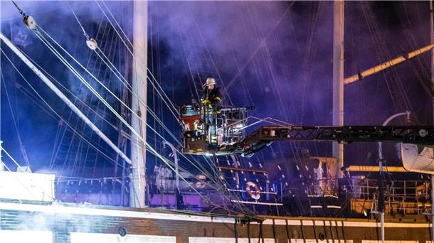 Es dauert 24 Stunden bis der Brand vollständig gelöscht war.