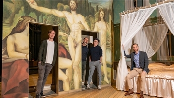 Wolfgang Amadeus Mozarts Oper „Le nozze di Figaro - die Hochzeit des Figaro“  wird im Stadttheater Bremerhaven seit 15 Jahren erstmals wieder aufgeführt. Sie fiebern der Premiere am 15. März entgegen: Torben Selk (Dramaturgie), Bernhard Bruchhardt (Bühne und Kostüme), Achim Lenz (Inszenierung) und Kapellmeister Davide Perniceni versprechen gut drei Stunden Unterhaltung mit Tiefsinn und herrlicher Musik.