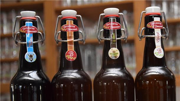 Es geht voran im Brauhaus in Abbehausen: Am 1. August soll die Wiedereröffnung gefeiert werden - gebraut wird wieder seit vier Wochen. 