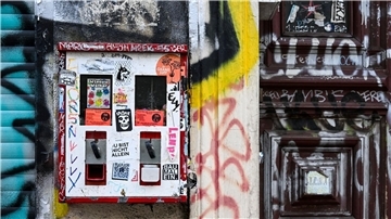 Es gibt sie noch - auch wenn die Kaugummiautomat nicht selten beklebt oder besprüht sind.