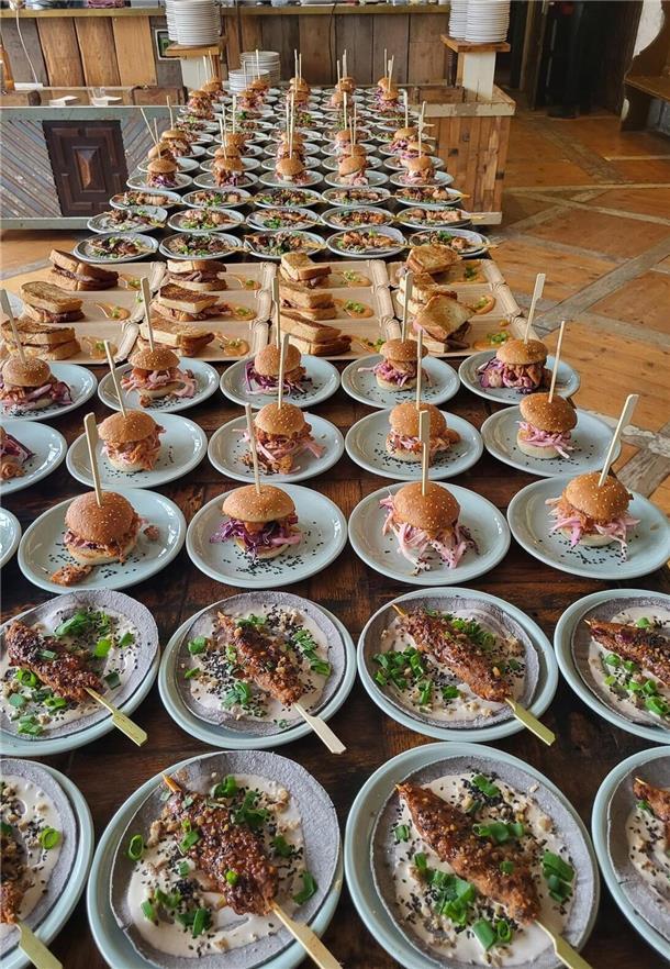 Berlinale-Charity: Diese Bremerhavener trumpfen zwischen Stars & Sternchen groß auf Es hat bestimmt geschmeckt.