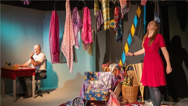 Das kreative Chaos setzt sich im Piccolo Teatro durch Es ist alles so schön bunt hier.