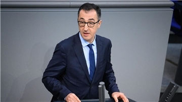 „Es ist vornehmste republikanische Pflicht eines jeden Bürgers dieses Landes, von uns allen, sich dem antisemitischen Hass entgegenzustellen“, sagt der Grünen-Politiker Cem Özdemir.
