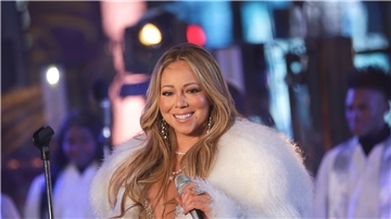 Es ist wieder Adventszeit: Mariah Careys Single „All I Want For Christmas Is You“ steht an der Spitze der Charts.