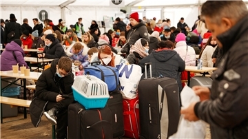 Es musste schnell gehen, als zu Beginn des Kriegs die Menschen die Ukraine verließen, um sich in Sicherheit zu bringen. Bremerhaven nahm direkt Flüchtlinge auf, weil die Landesbehörden das reguläre Erstaufnahmeverfahren nicht leisten konnten. Der Senat will die Ausgaben jetzt an die Stadt zurückzahlen.