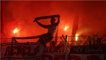 Es war ein absolutes Novum, dass Besucher in dieser Größenordnung wegen des Verhaltens der Gästefans aus dem Weserstadion evakuiert werden mussten - und soll sich nicht wiederholen.