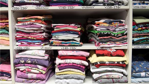 Es wird auch Kinderbekleidung gesucht.