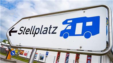 Sail 2025: Hier gibt es noch vereinzelte Plätze für Wohnmobile Es wird eng auf den Campingplätzen in Bremerhaven, obwohl für die Sail 2025 zusätzliche Stellplätze geschaffen wurden.