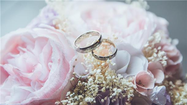Hochzeitsmesse Bremerhaven: Was in diesem Jahr anders ist Essen, Blumen, Deko, Ringe, Brautmode - alle Themen rund um den perfekten Hochzeitstag sind auf der Messe vertreten.