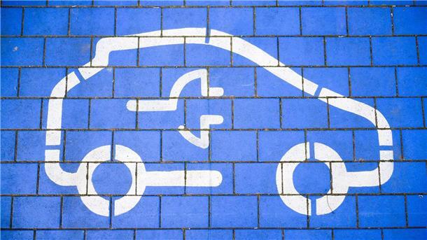 1,4 Millionen Elektroautos zum Jahreswechsel Etwa jeder 35. Pkw auf deutschen Straßen ist ein Elektroauto.