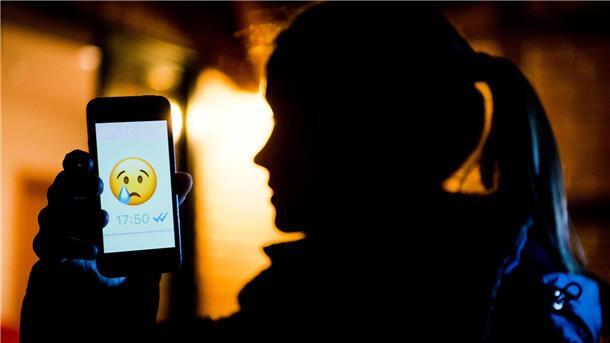 Ärger im Internet Etwa über den Chat-Dienst WhatsApp findet Mobbing im Internet statt.