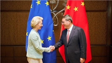EU-Kommissionspräsidentin Ursula von der Leyen trifft in Neu Delhi Chinas Ministerpräsidenten Li Qiang.