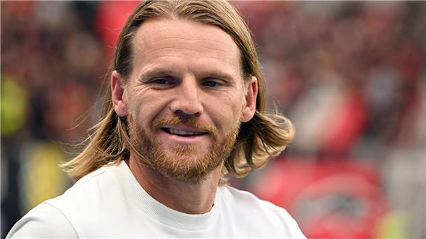 Club-Präsident Bonhof verteidigt Sportdirektor gegen Kritik Eugen Polanski bestritt sein erstes Bundesliga-Spiel als Trainer von Borussia Mönchengladbach.
