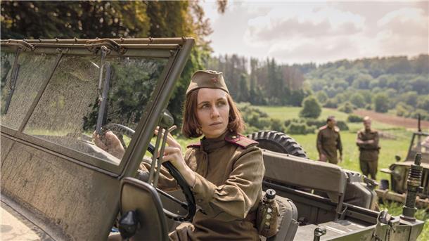 Die Filmstarts der Woche Eugénie Anselin spielt in „Der verlorenen Zug“ die russische Soldatin Vera Novik.