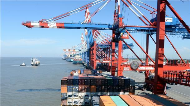 Eurogate rechnet für seine Containerterminals ab dem Monatsende mit starken Einbrüchen.