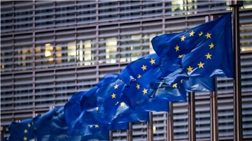 Europaflaggen vor dem Sitz der EU-Kommission.
