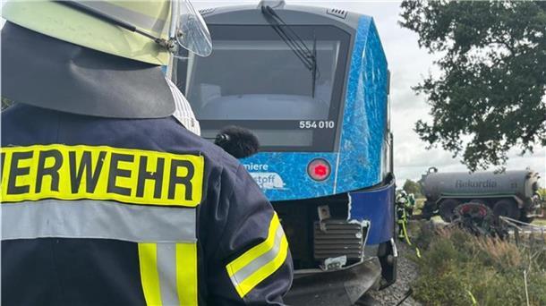Eine Unfallstelle: Traktor wurde von Zu erfasst