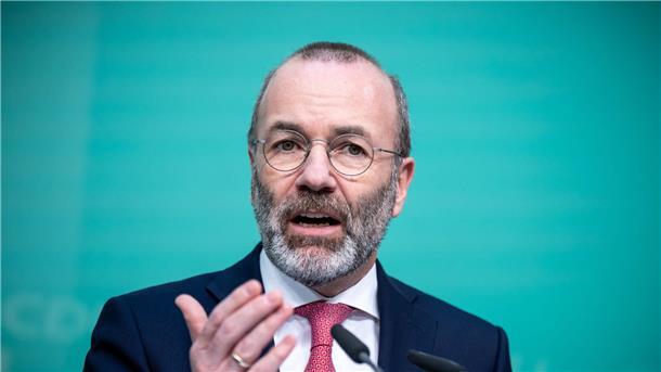 EVP-Chef Weber kündigt Rücknahme von Verbrenner-Aus an EVP-Chef Manfred Weber: „Es ist wichtig, dass wir Jobs in der Autoindustrie sichern und die Arbeiter für uns gewinnen.“