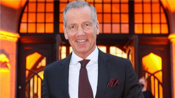 Hat die Krawatte endgültig ausgedient? Ex-Box-Weltmeister Henry Maske steht zur Krawatte.