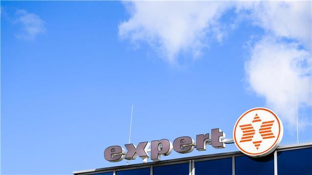Expert verliert Umsatz – Hoffnung auf neue Impulse Expert betreibt 65 eigene Fachmärkte. Als zweitgrößter Elektronikhändler setzt das Unternehmen auch verstärkt auf Onlinehandel.