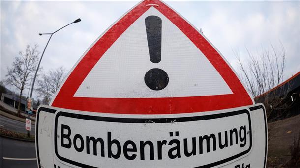Drei Blindgänger und ein Bombensplitter in Osnabrück Experten haben drei Blindgänger aus dem Zweiten Weltkrieg in Osnabrück identifiziert. (Archivfoto)
