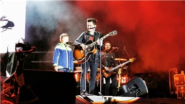 Fabio Wolff hat im September mit Michael Patrick Kelly in Bremerhaven auf der Bühne gestanden.