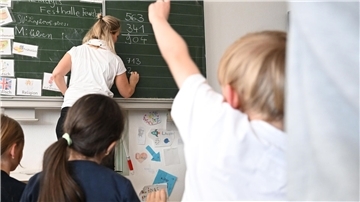 Unterrichtssituation in einer Grundschule.
