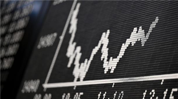 Kursrutsch an Börsen 2022: Weniger Reiche, weniger Vermögen Fallende Dax-Kurve an der Frankfurter Wertpapierbörse. Viele Reiche rund um den Globus haben im vergangenen Jahr den Einbruch der Aktienmärkte zu spüren bekommen.