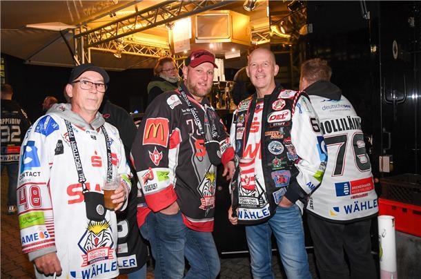 Fans aus Nord und Süd sind voller Vorfreude auf das DEL-Duell der Fischtown Ping...