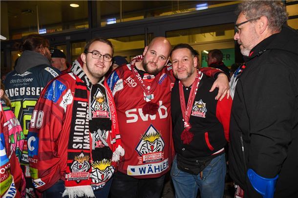 Fans aus Nord und Süd sind voller Vorfreude auf das DEL-Duell der Fischtown Ping...