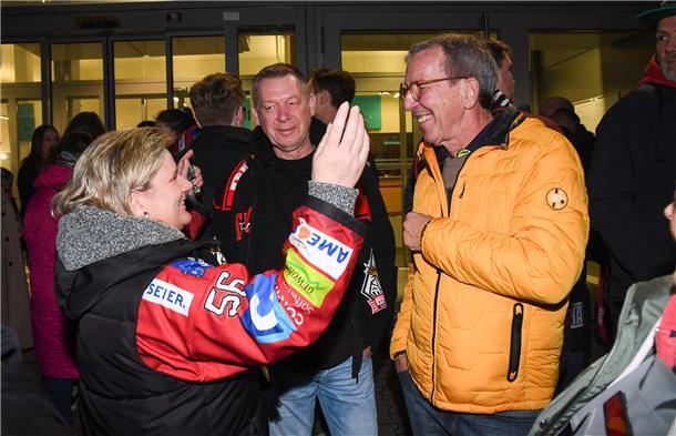 Fans aus Nord und Süd sind voller Vorfreude auf das DEL-Duell der Fischtown Ping...