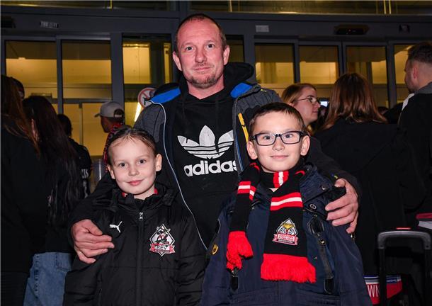 Fans aus Nord und Süd sind voller Vorfreude auf das DEL-Duell der Fischtown Ping...