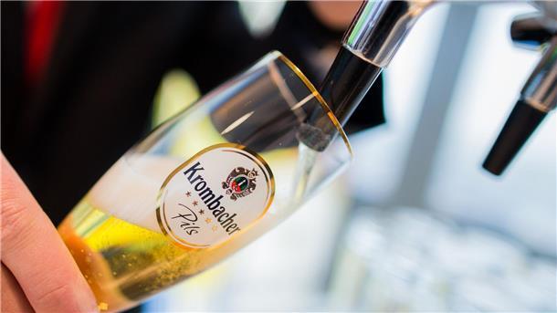 Fassbier wird für Großkunden von Krombacher zum Herbst hin teurer. (Archivbild)