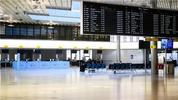 Fast alle Flüge gestrichen - auch in Hannover und Bremen Fast alle Flüge an den Airports Hannover und Bremen fallen wegen des Verdi-Warnstreiks aus.