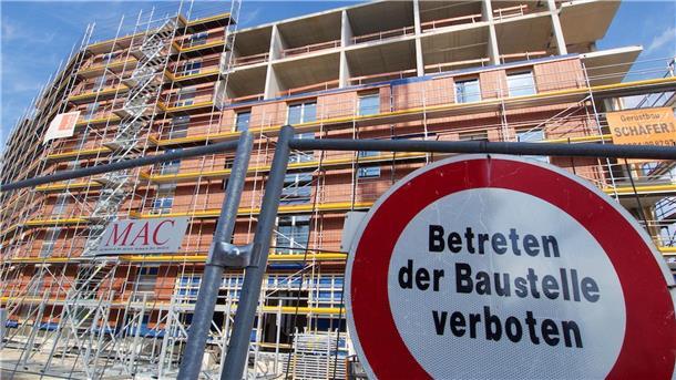 Ifo: Auftragsmangel im Wohnungsbau erreicht Rekordwert Fast der Hälfte der deutschen Wohnungsbaufirmen fehlen Aufträge.